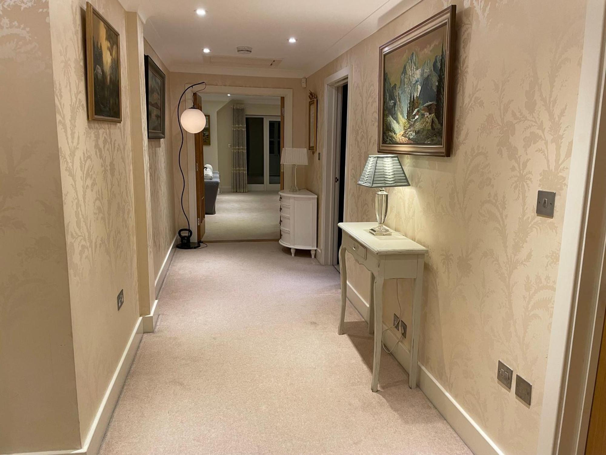 Top Floor En-Suite Double Bedrooms With Great View Of Windsor Castle & Free Parking Exteriér fotografie