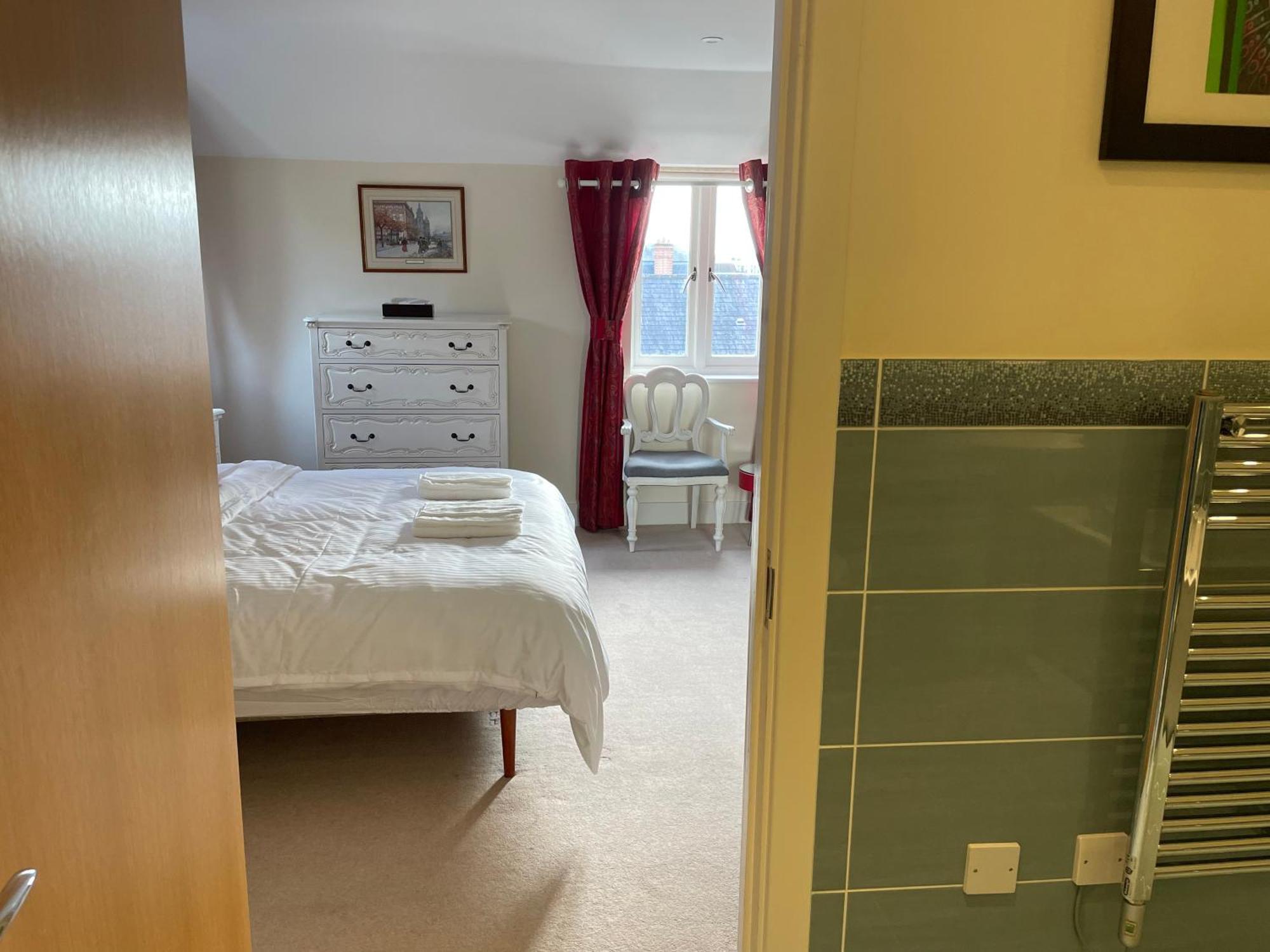 Top Floor En-Suite Double Bedrooms With Great View Of Windsor Castle & Free Parking Exteriér fotografie