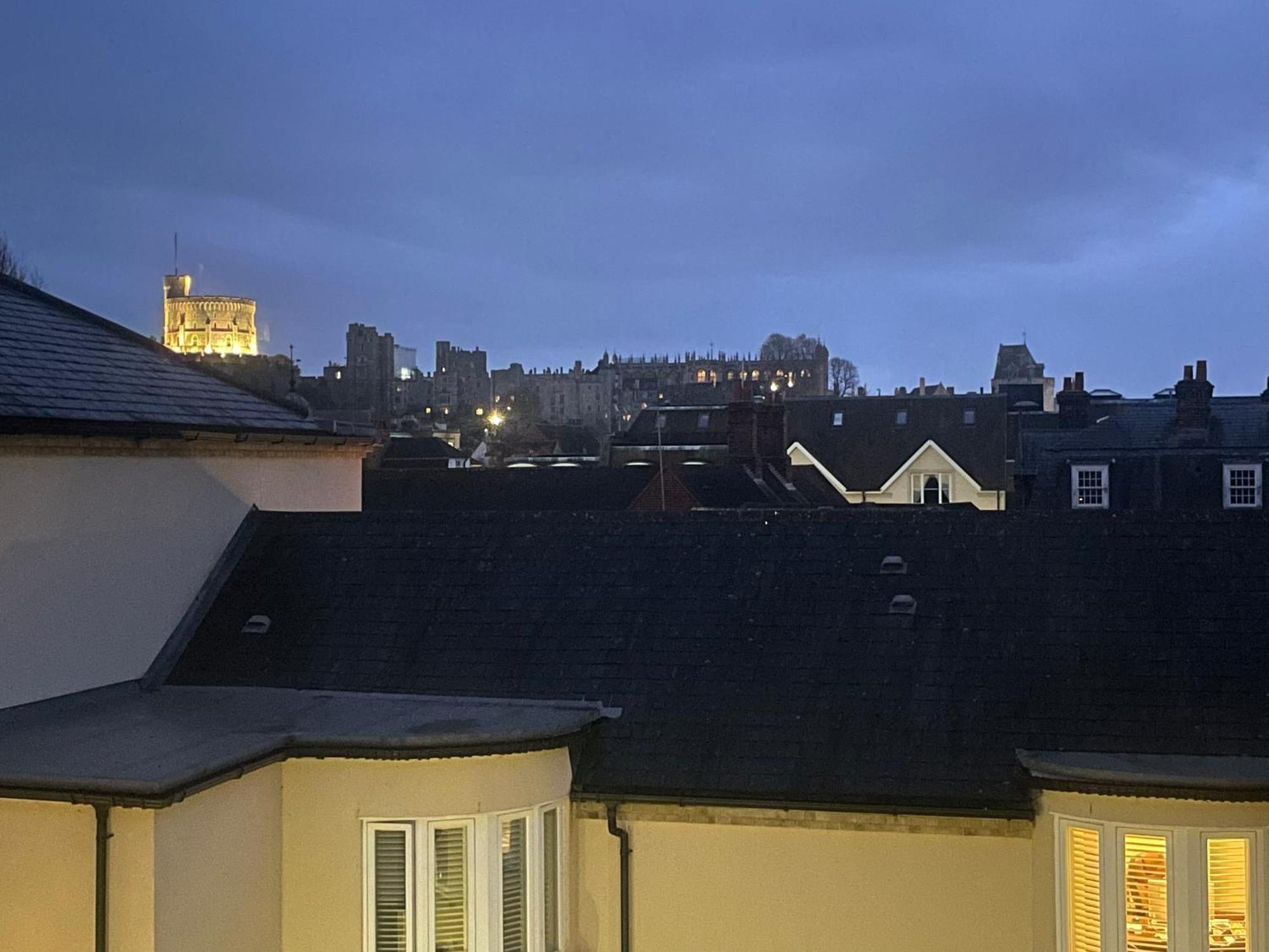 Top Floor En-Suite Double Bedrooms With Great View Of Windsor Castle & Free Parking Exteriér fotografie