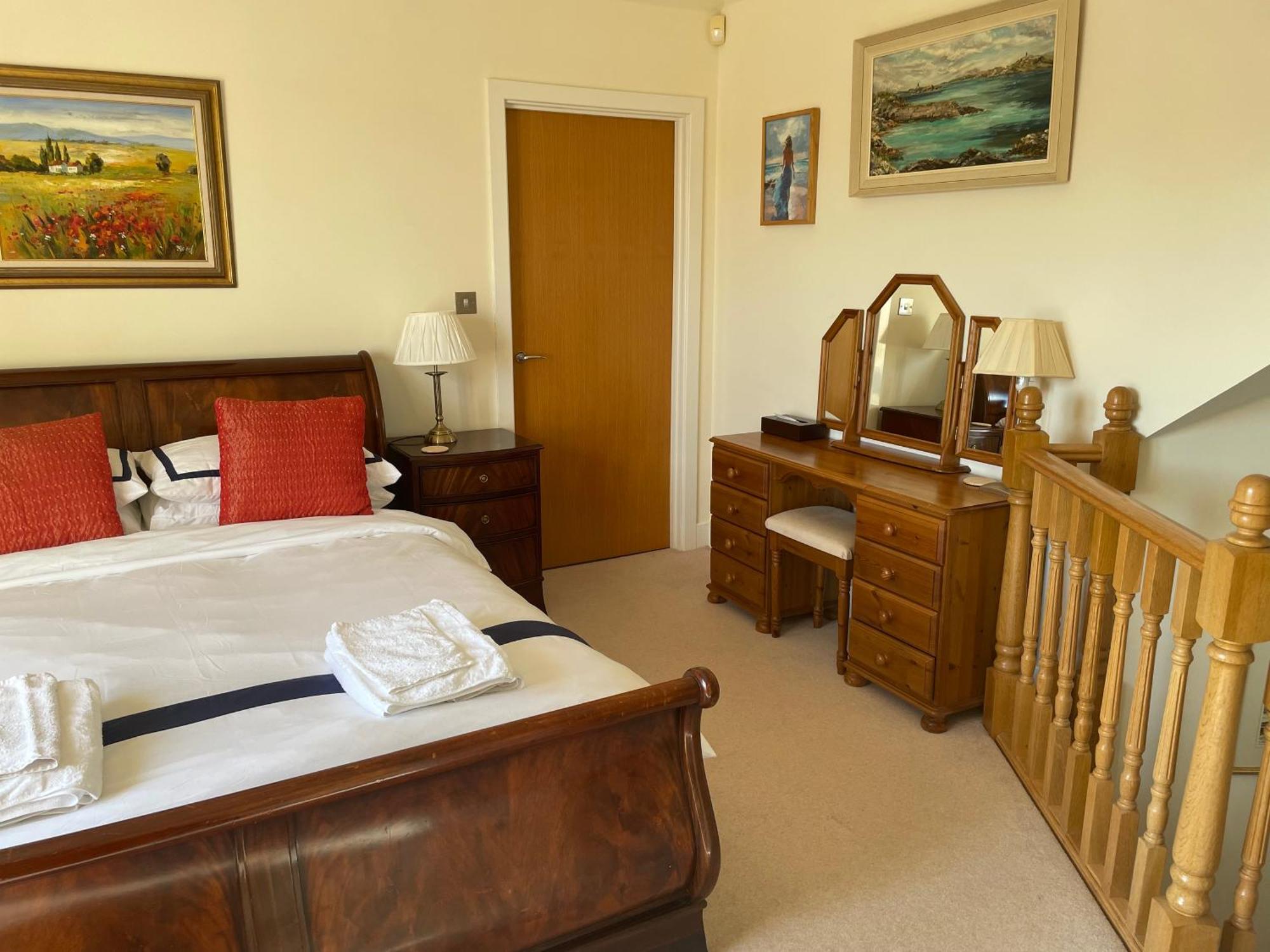 Top Floor En-Suite Double Bedrooms With Great View Of Windsor Castle & Free Parking Exteriér fotografie