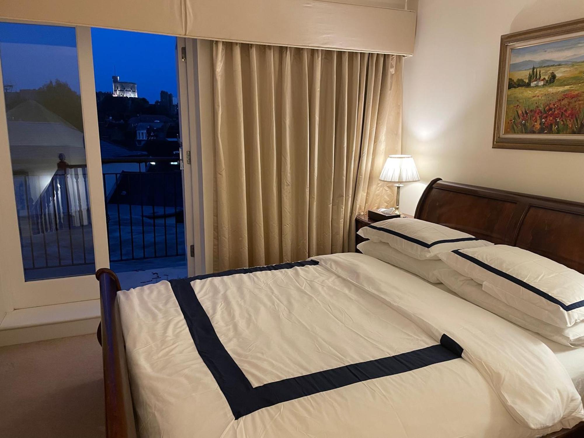 Top Floor En-Suite Double Bedrooms With Great View Of Windsor Castle & Free Parking Exteriér fotografie