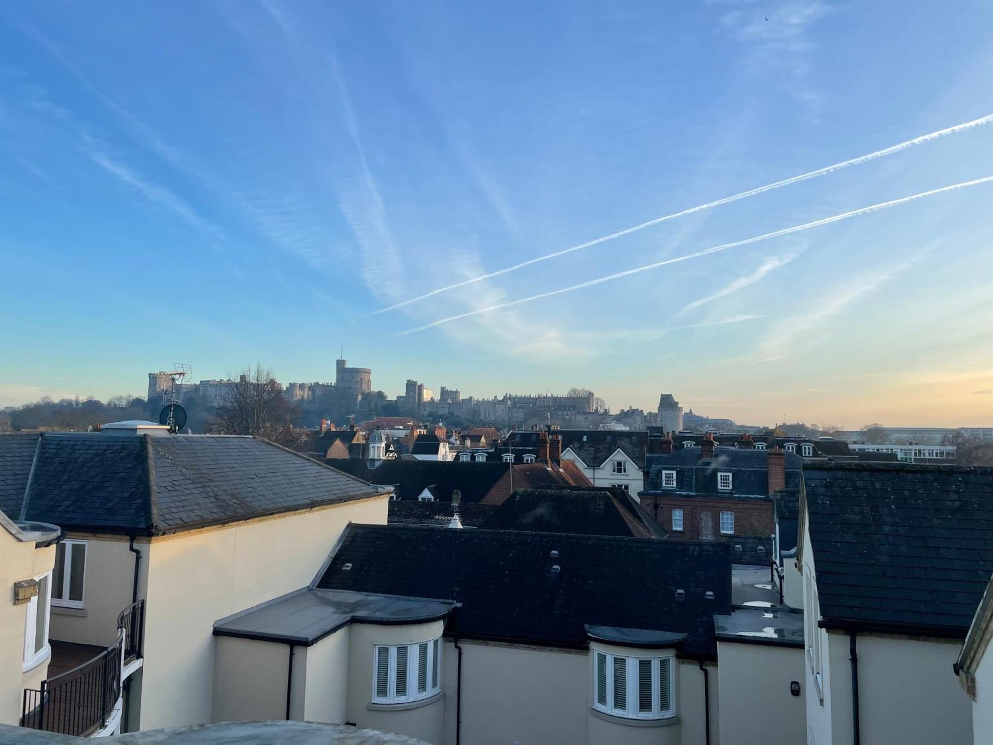 Top Floor En-Suite Double Bedrooms With Great View Of Windsor Castle & Free Parking Exteriér fotografie